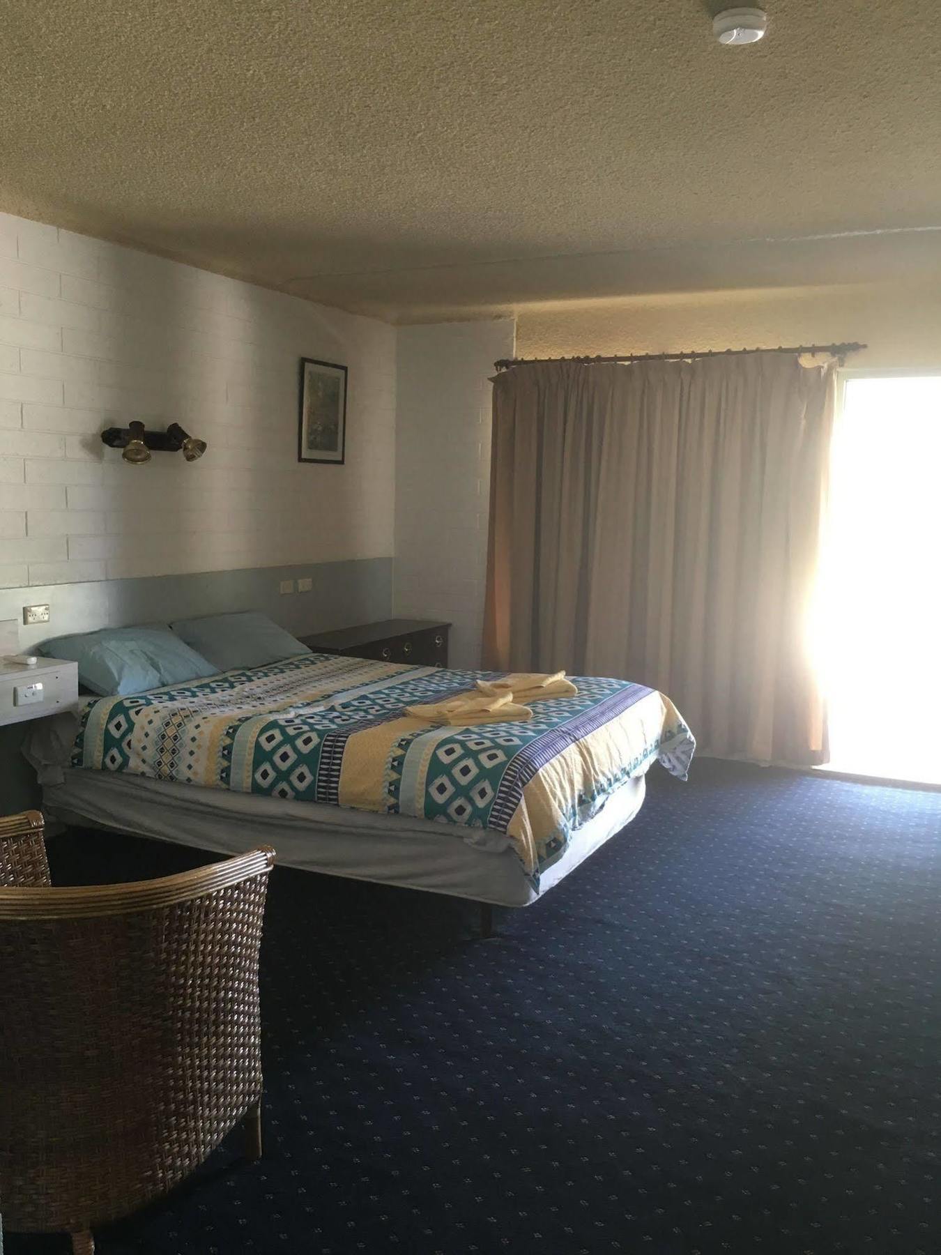 בלראנלד Capri Motel מראה חיצוני תמונה